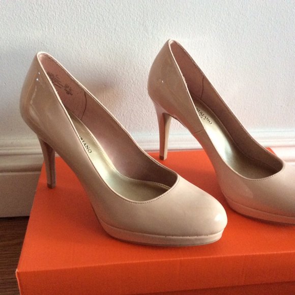 High heels - Picture 2 of 4